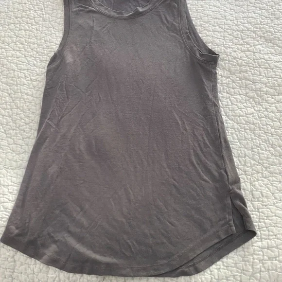 Bundle of three Athleta sleeveless tops - Picture 2 of 11